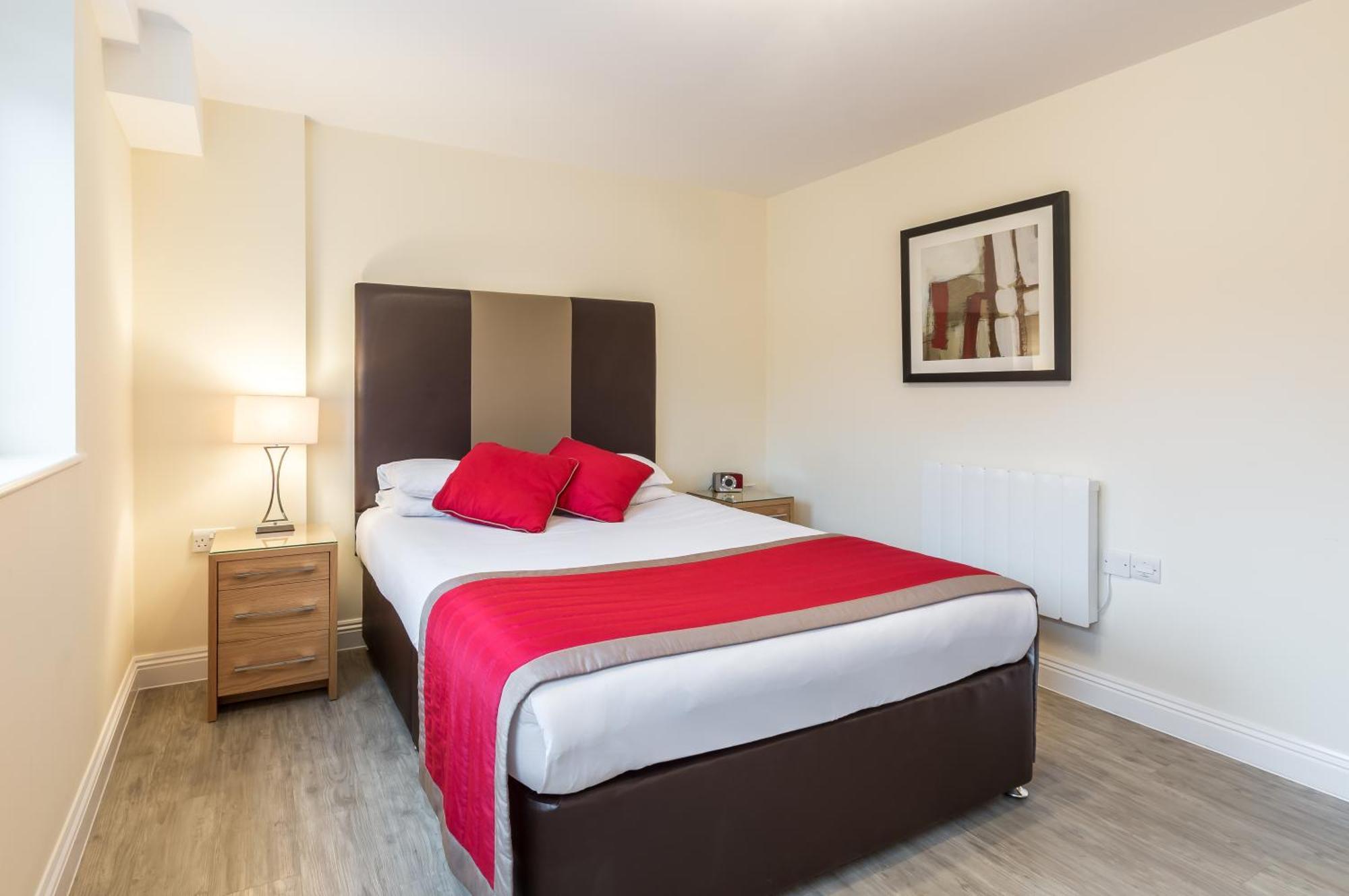 Central Point Apartments, Basingstoke Exteriör bild